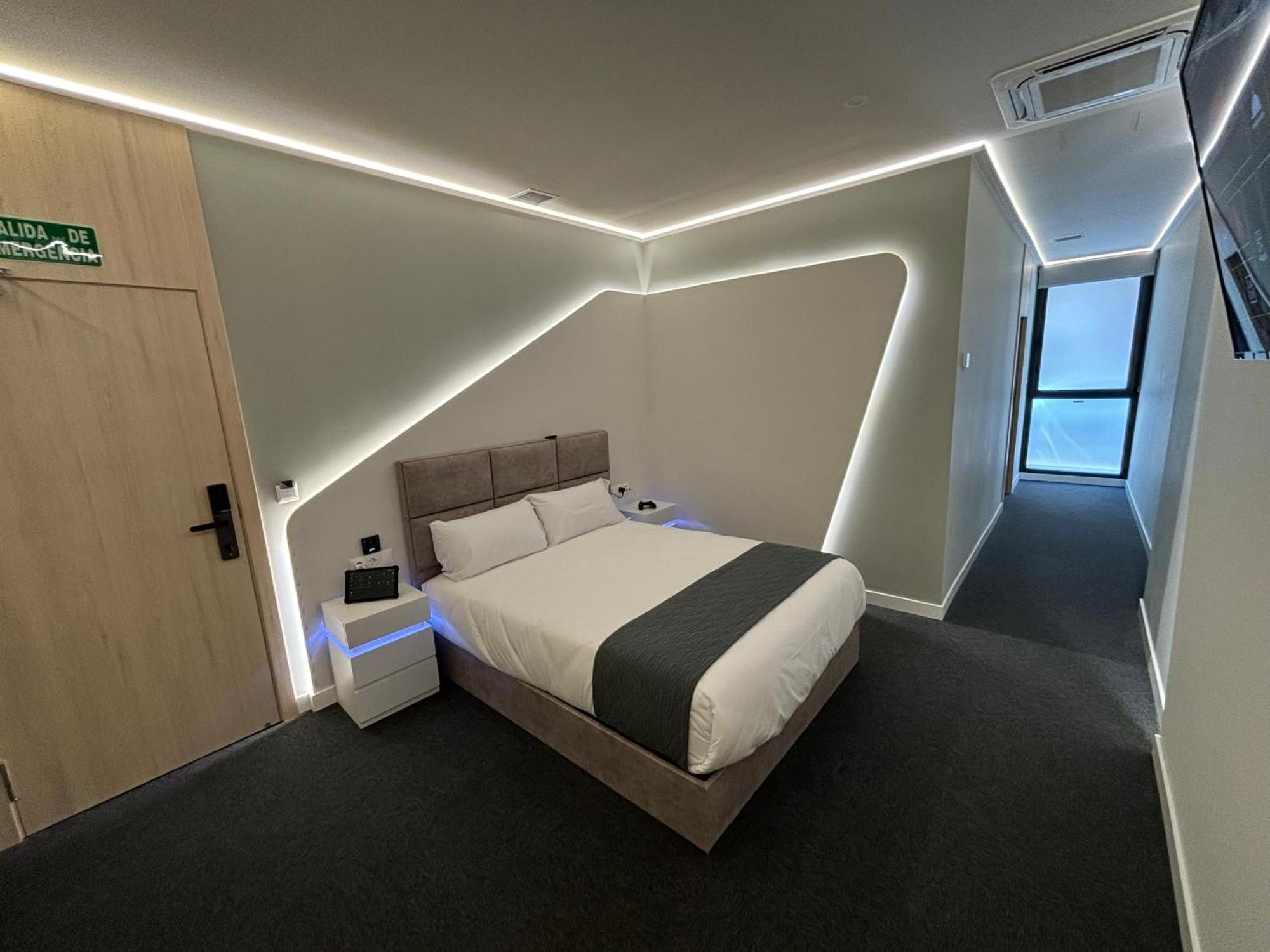 Futurotel Sevilla Стая снимка
